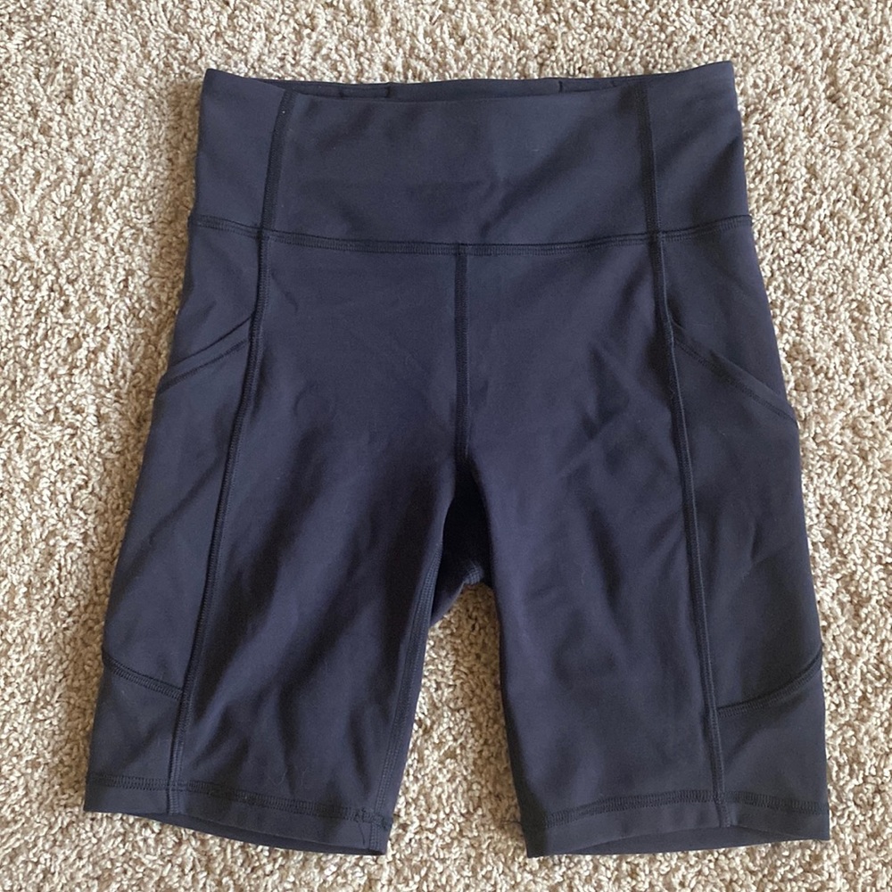 Lululemon Wunder Under Biker shorts with pockets